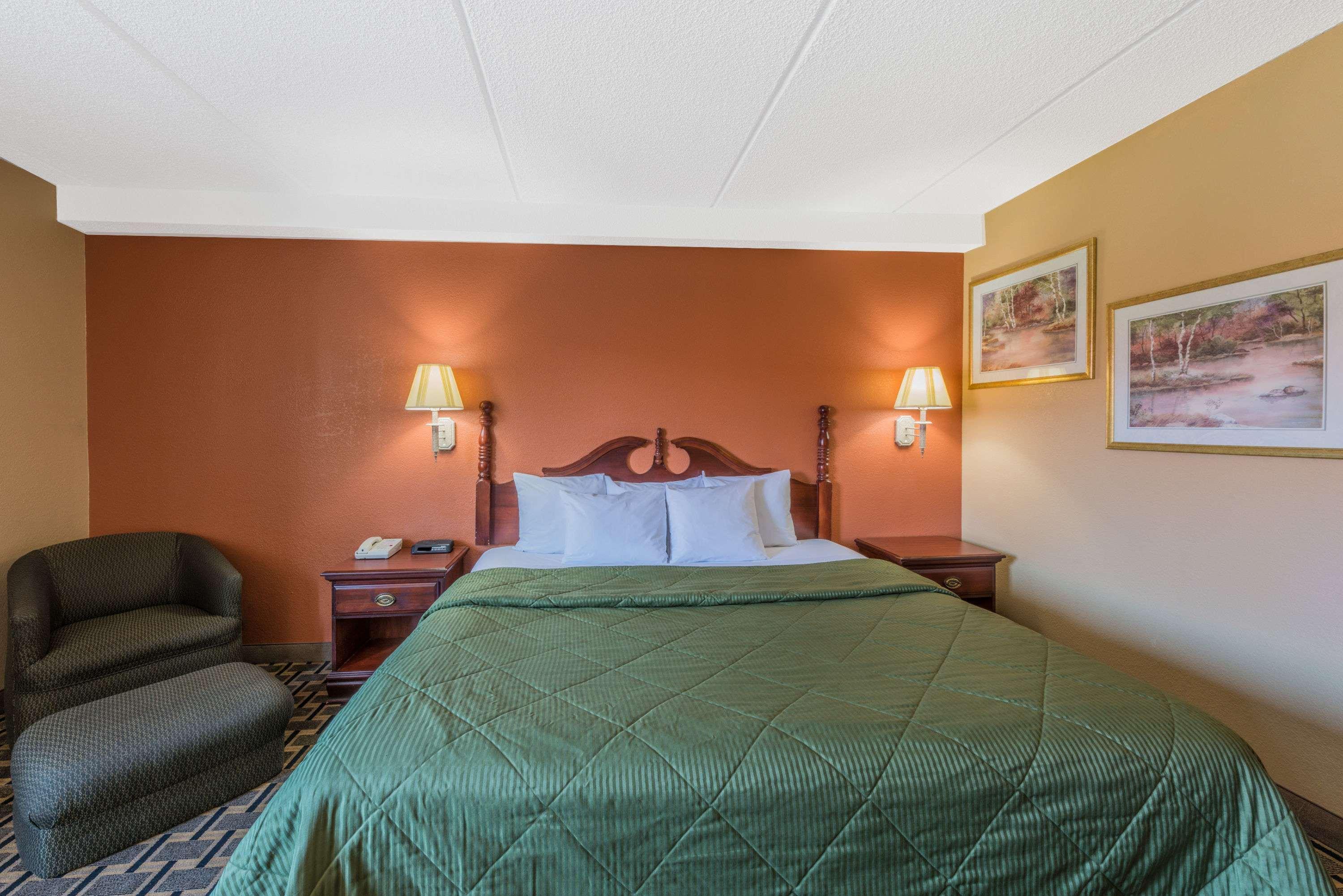 Days Inn By Wyndham Hurstbourne Louisville Eksteriør bilde
