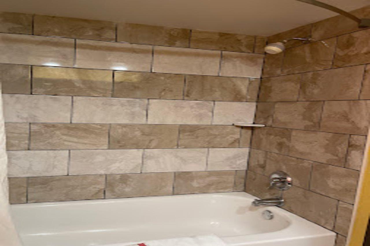 Days Inn By Wyndham Hurstbourne Louisville Eksteriør bilde